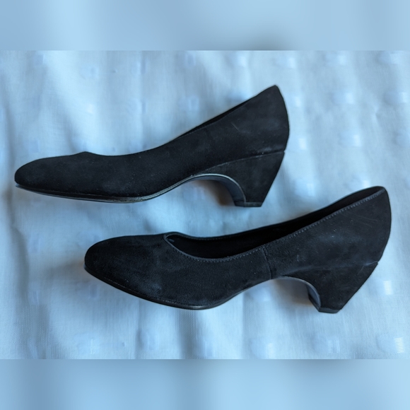 Eileen Fisher Pumps Black Suede Chunky Heel Sz 7 - Picture 1 of 8